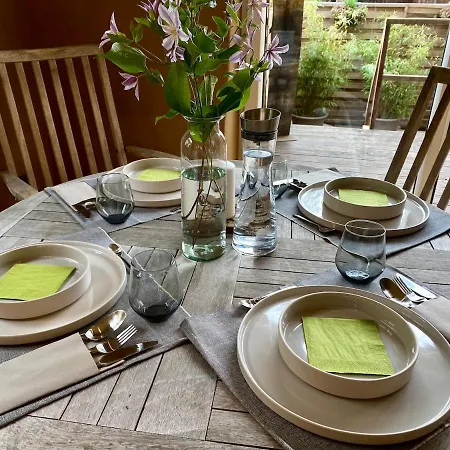 Gesund Wohnen Im Kuenstlerhaus Apartment *